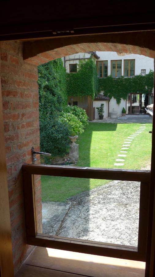 Clos De Mont July, Architecture Xviiie Au Coeur De La Nature Ceyzeriat Exterior photo